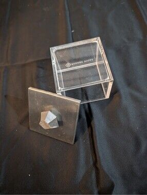 Kendra Scott Clear Acrylic Jewelry Box with Silver Lid and Geometric Knob